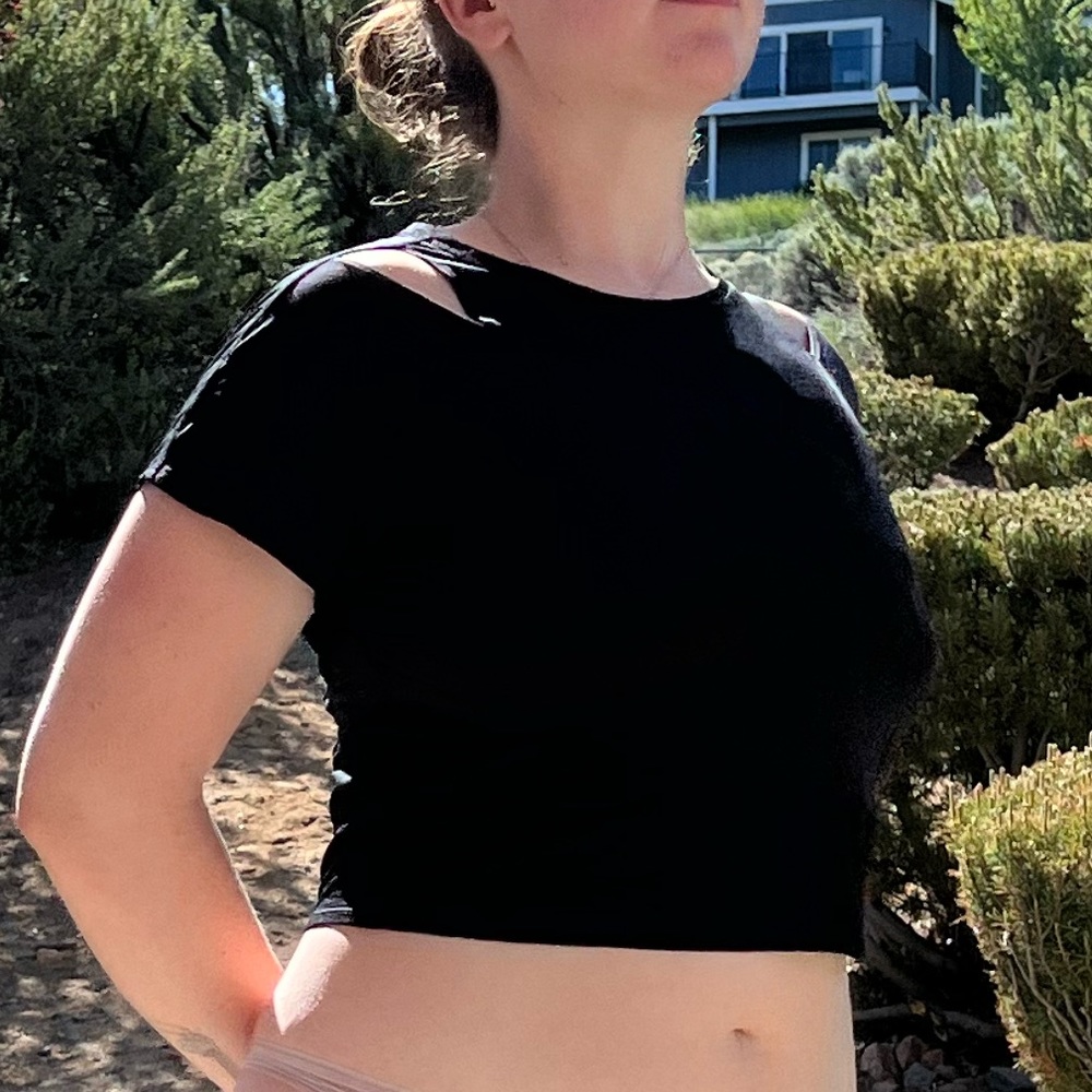 Lulu lemon black 70s inspired workout top
